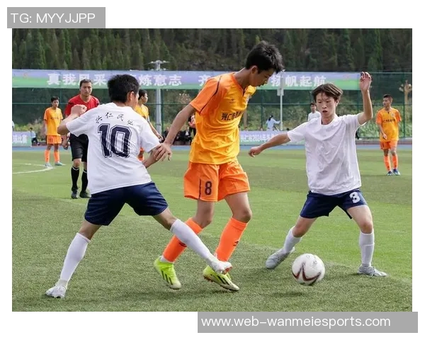 轻盈足球脚步舞动绿茵场展现青春活力与激情的完美结合 轻盈足球脚步舞动绿茵场展现青春活力与激情的完美结合